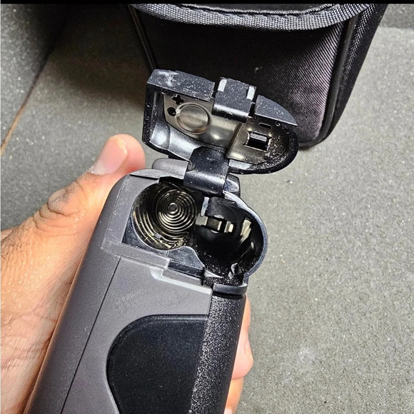 Kodak KB12 35mm Point & Shoot Film Compact Pocket Camera Untested With Case - Picture 9 of 11